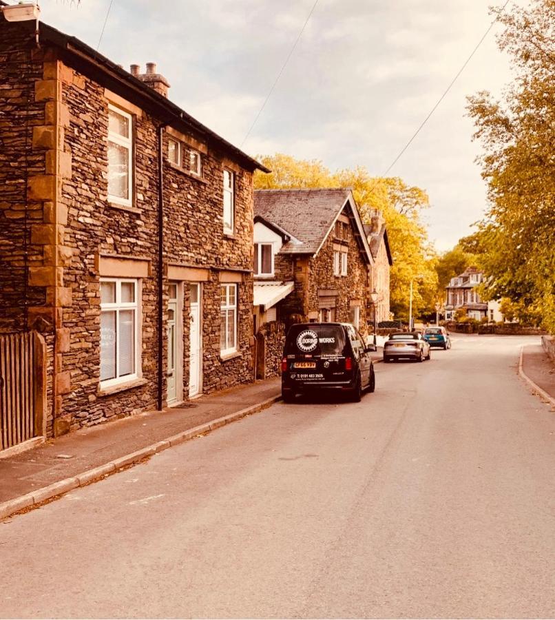 Woodland Cottage - Private Courtyard - Pet Friendly Retreat In The Heart Of Windermere Exterior photo