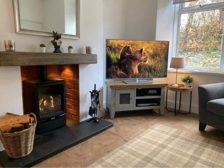 Woodland Cottage - Private Courtyard - Pet Friendly Retreat In The Heart Of Windermere Exterior photo